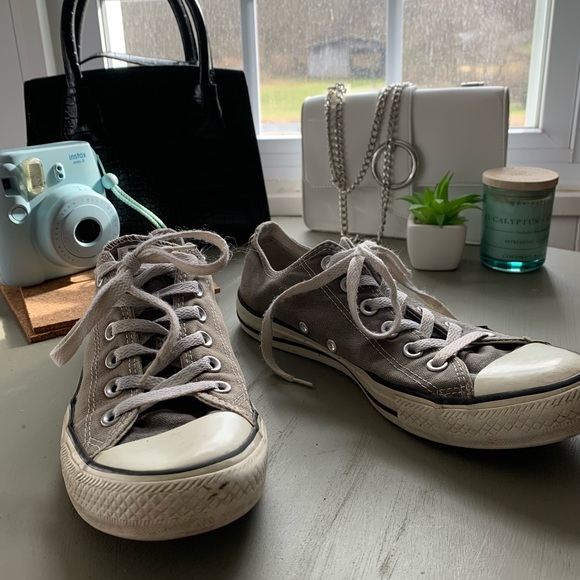 gray converse - Picture 2 of 5